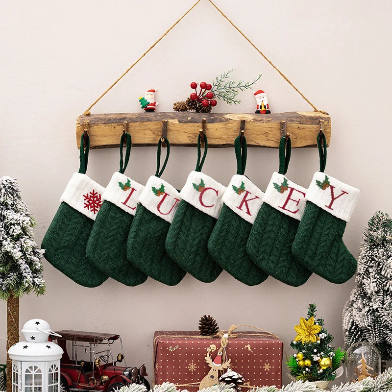 Christmas stocking festival decorations, green 26-letter Christmas tree pendant gift bag socks hotel party supplies hanger
