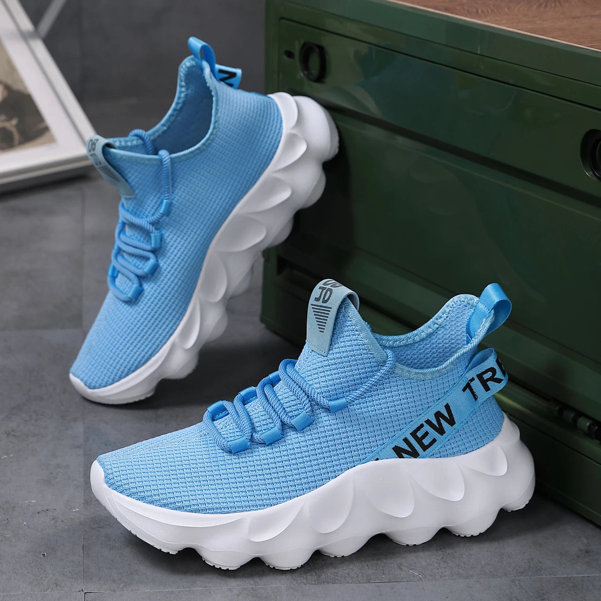 Men's Large Size Outdoor Hiking And Running Shoes Comfortable Casual